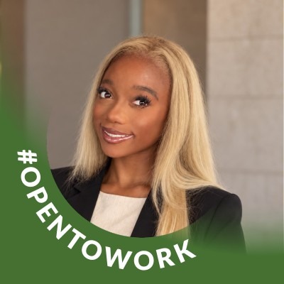 Jaiden’s current blonde LinkedIn headshot